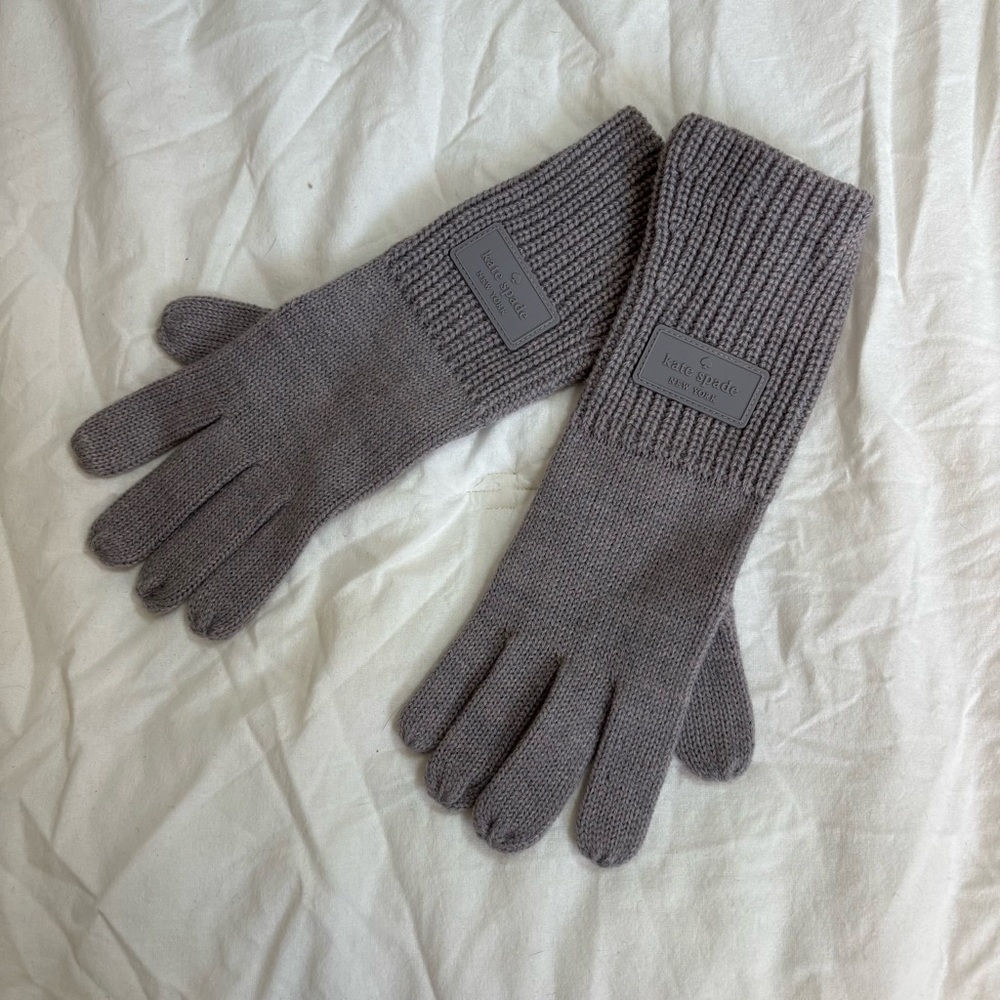 Kate Spade Light Gray Knit Gloves